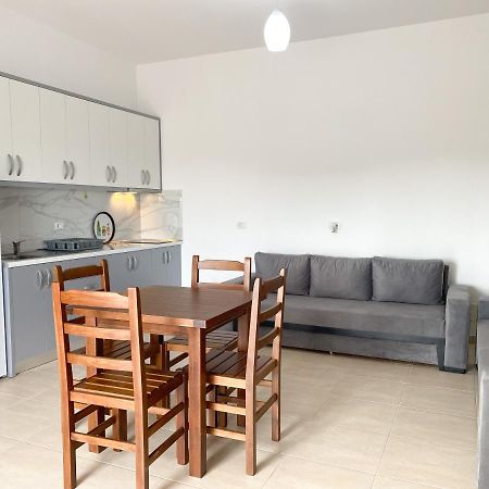 Family Apartments Himara Ngoại thất bức ảnh