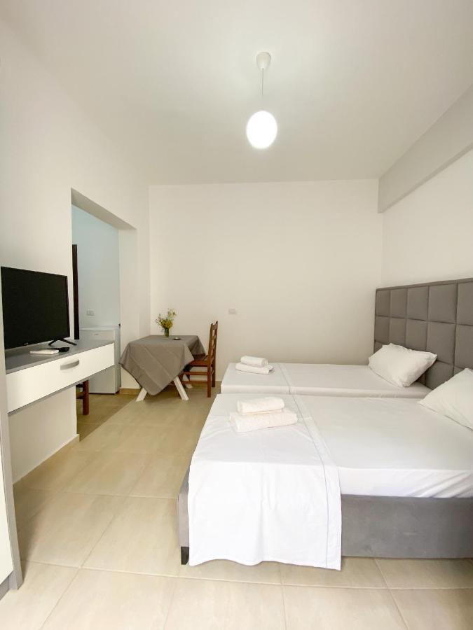 Family Apartments Himara Ngoại thất bức ảnh
