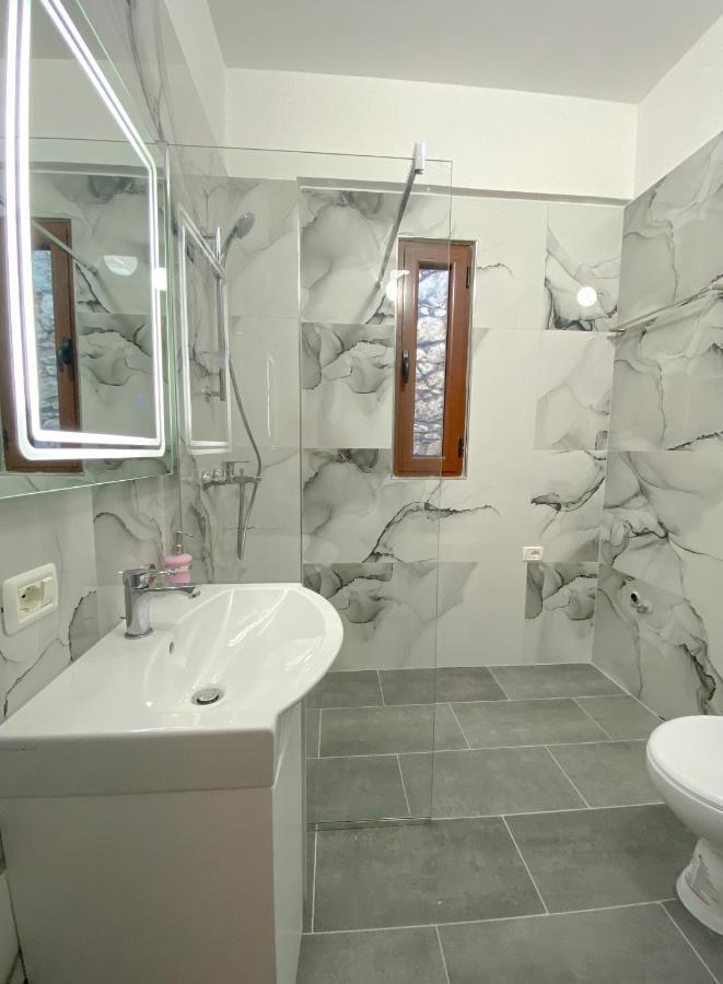 Family Apartments Himara Ngoại thất bức ảnh