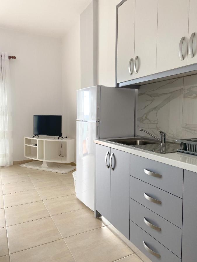 Family Apartments Himara Ngoại thất bức ảnh