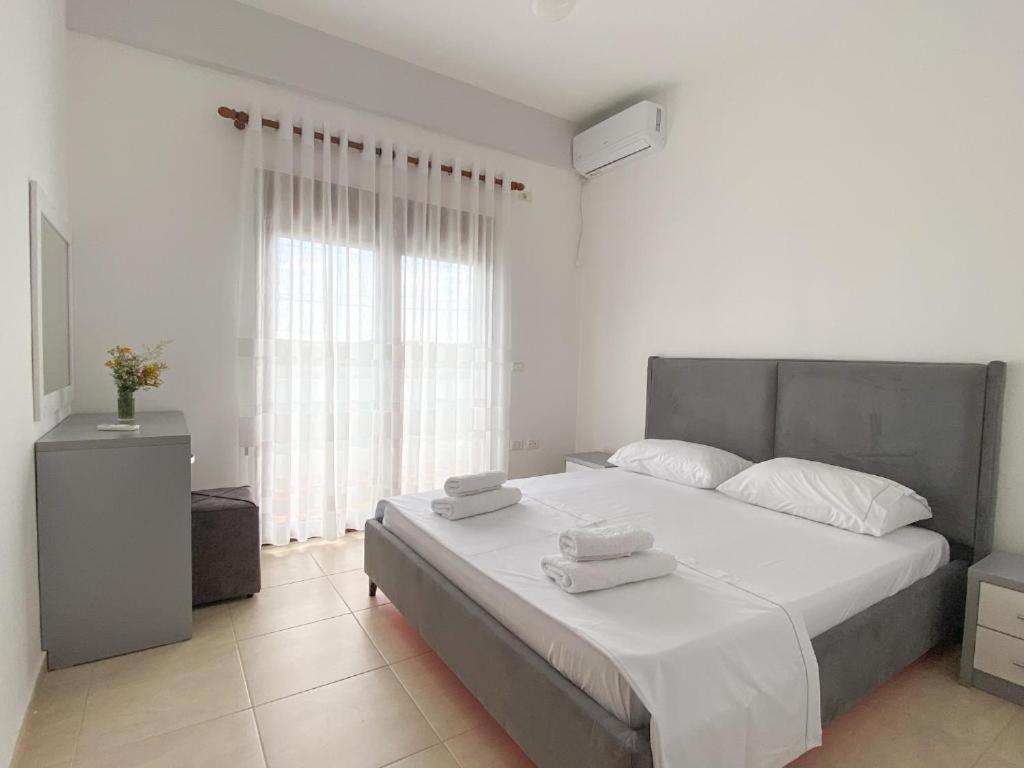 Family Apartments Himara Ngoại thất bức ảnh